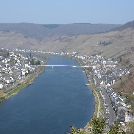 Ferienwohnung "Off Born" Familie Bremm Zell an der Mosel Exterior foto